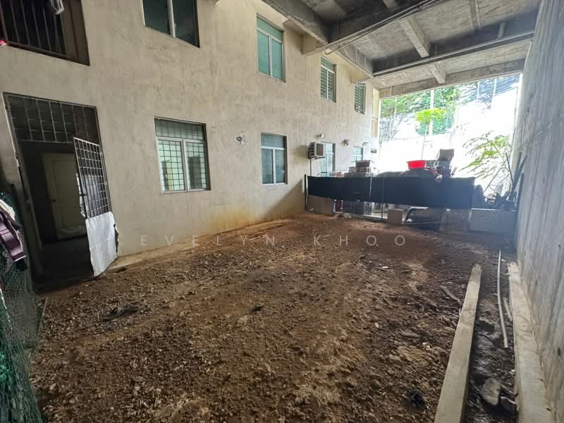 Townhouse for Sale in Seri Kembangan (Selangor) - Evelyn Khoo - Exterior - PropertyGuru.com.my