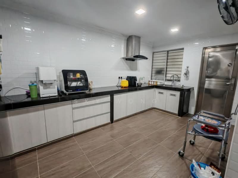 Semi-Detached House for Sale in Taman Bukit Serdang (Seri Kembangan) - Sky Wong - Kitchen - PropertyGuru.com.my