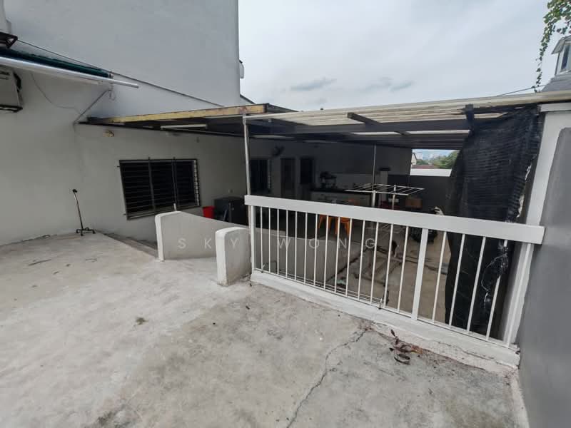 Semi-Detached House for Sale in Taman Bukit Serdang (Seri Kembangan) - Sky Wong - Exterior - PropertyGuru.com.my