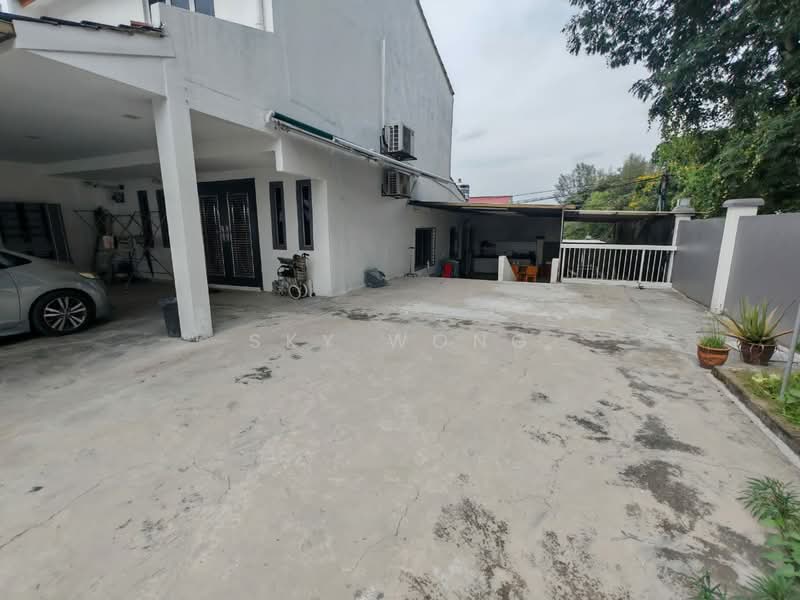 Semi-Detached House for Sale in Taman Bukit Serdang (Seri Kembangan) - Sky Wong - Exterior - PropertyGuru.com.my