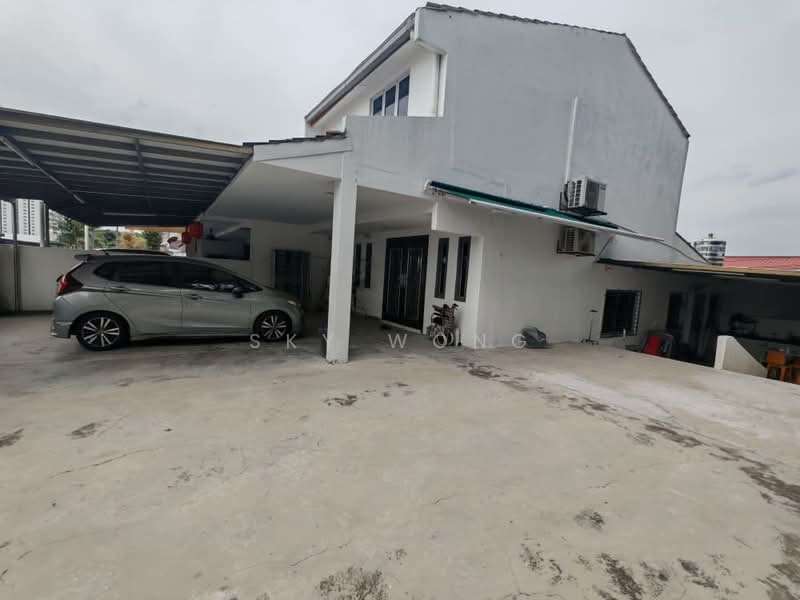 Semi-Detached House for Sale in Taman Bukit Serdang (Seri Kembangan) - Sky Wong - Exterior - PropertyGuru.com.my