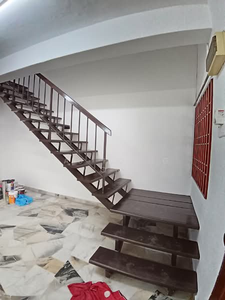 Rumah Teres 2 Tingkat untuk Dijual di Taman Bukit Mewah (Kajang) - Sau Hoong Wong - Staircase to bedrooms - PropertyGuru.com.my