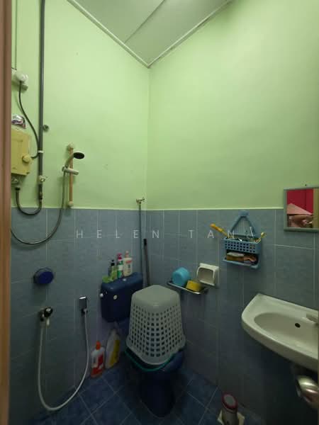 1-storey Terraced House for Sale in Taman Pulai Indah (Johor Bahru) - Helen Tan - Bathroom - PropertyGuru.com.my