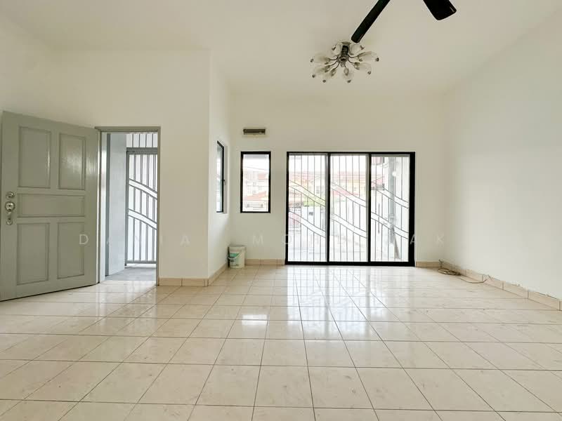 2-storey Terraced House for Sale in Bandar Puteri Klang (Klang) - Danial Mohd Zaki - Living Room - PropertyGuru.com.my