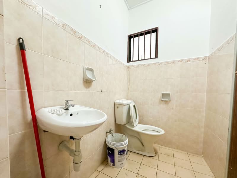 2-storey Terraced House for Sale in Bandar Puteri Klang (Klang) - Danial Mohd Zaki - Bathroom - PropertyGuru.com.my