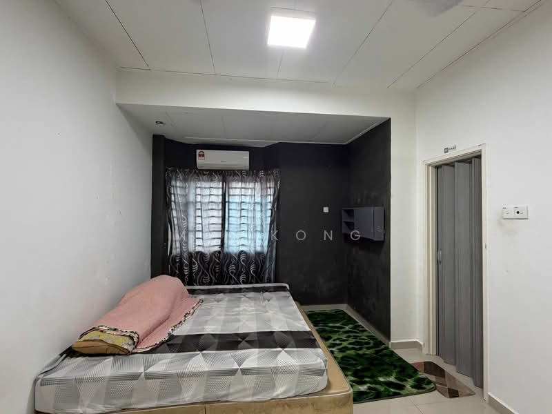 Terraced House for Sale in Taman Megah Ria (Masai) - Min Kong - Bedroom - PropertyGuru.com.my