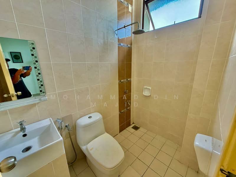 Kondominium untuk Dijual di Kristal View - Mohammad Din Majid - Bathroom - PropertyGuru.com.my