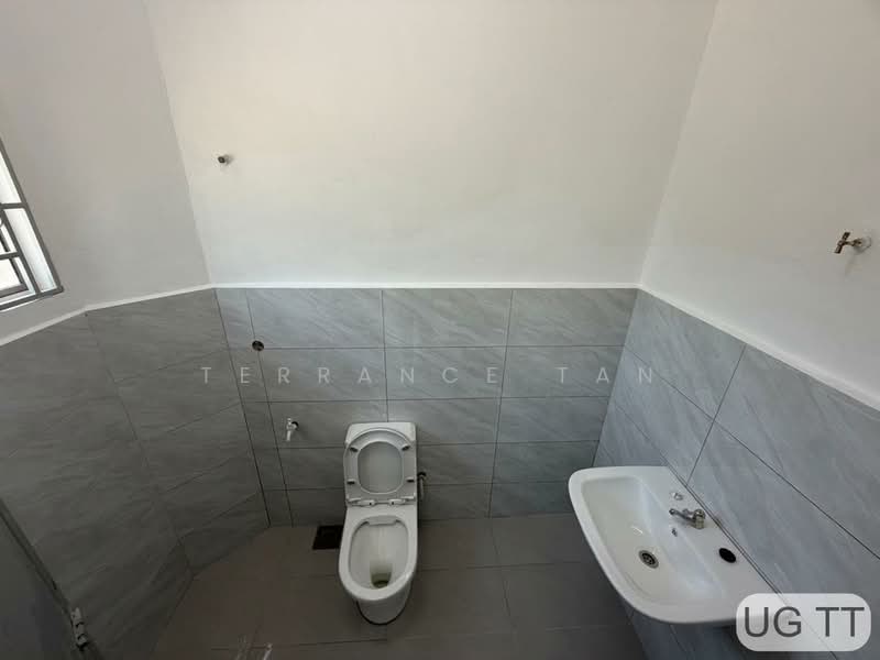 Rumah Teres 2 Tingkat untuk Dijual di Taman Sentosa (Klang) - Terrance Tan - Bathroom - PropertyGuru.com.my