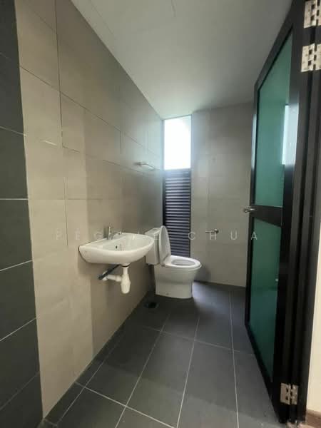 Rumah Teres 2 Tingkat untuk Dijual di Bandar Seri Alam (Masai) - Peggie Chua - Bathroom - PropertyGuru.com.my
