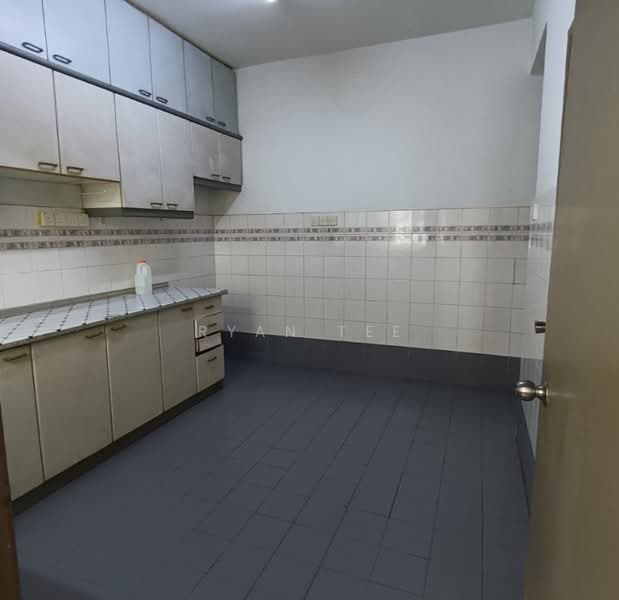 Rumah Teres 2 Tingkat untuk Dijual di Bandar Sri Damansara (Selangor) - Ryan Tee - Kitchen - PropertyGuru.com.my