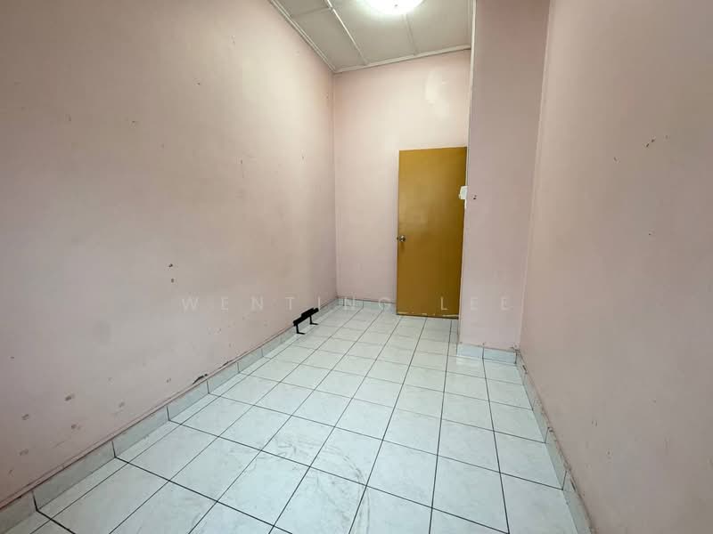 1-storey Terraced House for Sale in Taman Molek (Johor Bahru) - Wenting Lee - PropertyGuru.com.my
