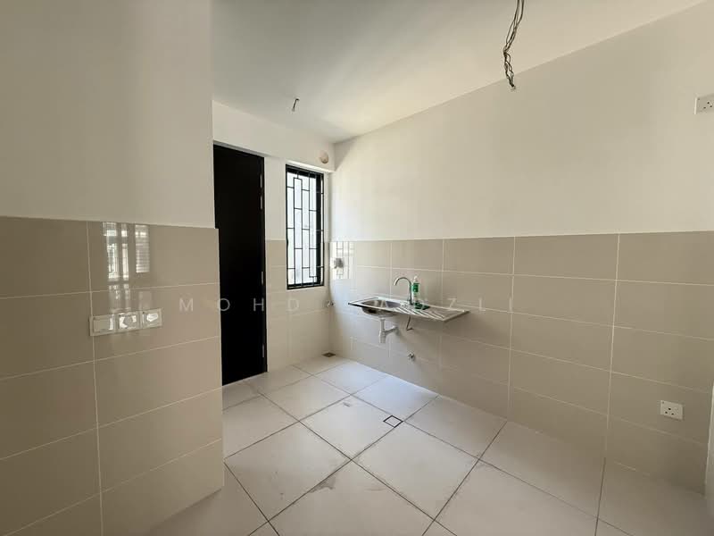 2-storey Terraced House for Sale in Elmina (Shah Alam) - Mohd Fadzli - Kitchen - PropertyGuru.com.my