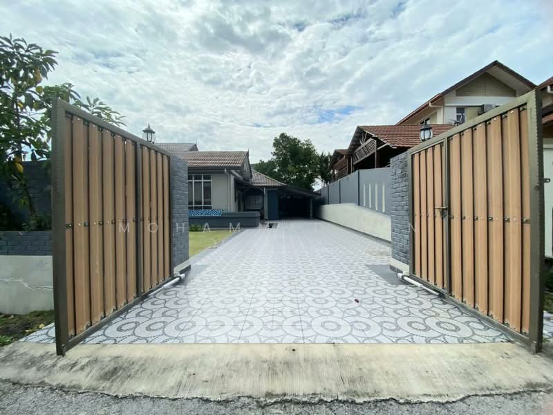 Rumah Banglo untuk Dijual di Taman Puncak Perdana (Shah Alam) - Mohammad Din Majid - Exterior - PropertyGuru.com.my