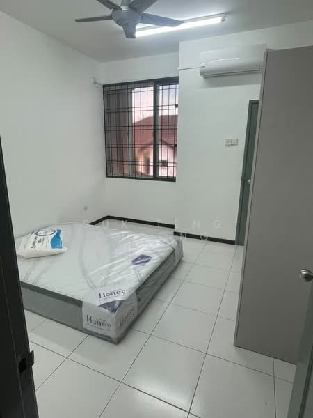 Semi-Detached House for Rent in Taman Impian Emas (Skudai) - Suk Teng Choong - Bedroom - PropertyGuru.com.my