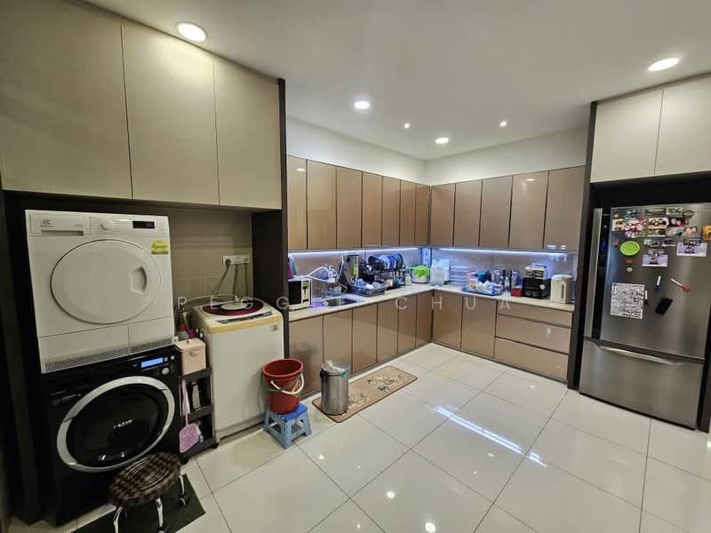 2-storey Terraced House for Sale in Bandar Dato Onn (Tebrau) - Peggie Chua - Kitchen - PropertyGuru.com.my