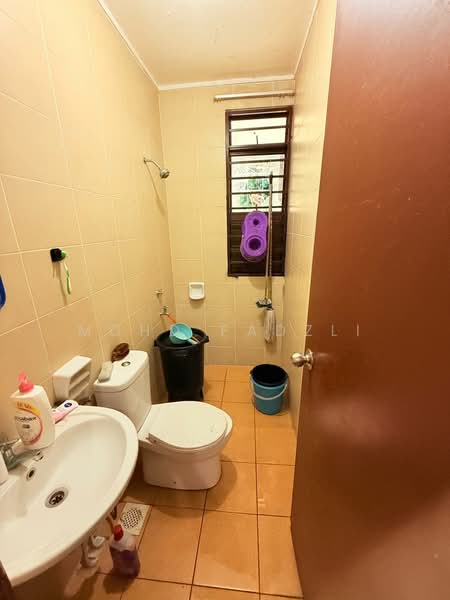 2-storey Terraced House for Sale in Denai Alam (Shah Alam) - Mohd Fadzli - Bathroom - PropertyGuru.com.my
