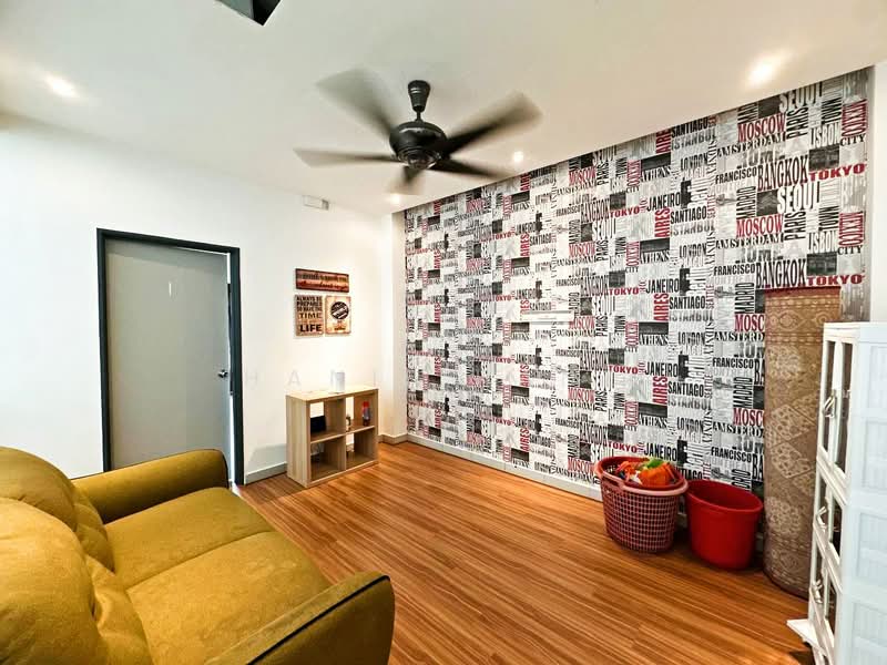 Rumah Teres untuk Dijual di Taman Aman Permai (Bangi) - Hanif Hanz - Living Room - PropertyGuru.com.my
