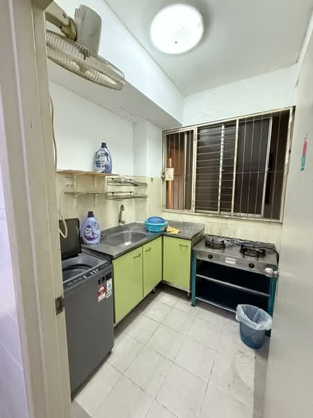Kondominium untuk Disewa di Cova Suites - Yu Kelwis - Kitchen - PropertyGuru.com.my