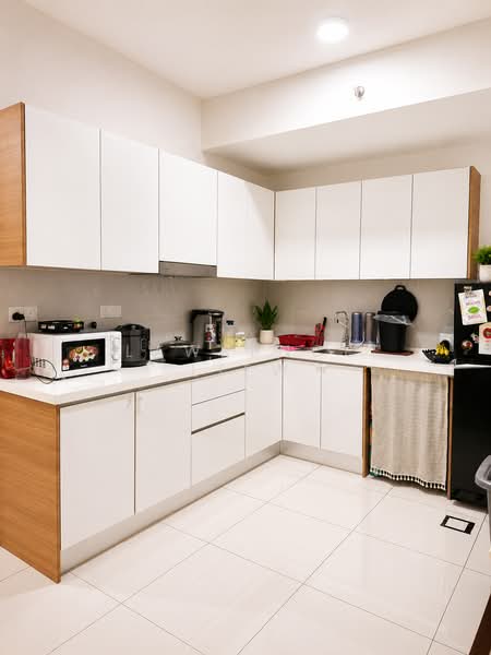 Service Residence for Sale at The Glenz @ Glenmarie - LAWRENCE LIEW - Kitchen - PropertyGuru.com.my