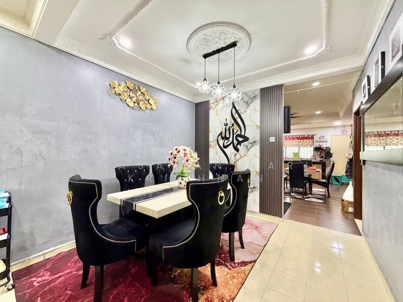 2-storey Terraced House for Sale in Taman Dato Demang (Seri Kembangan) - Keasavan Hari Krishnan - Dining Room - PropertyGuru.com.my