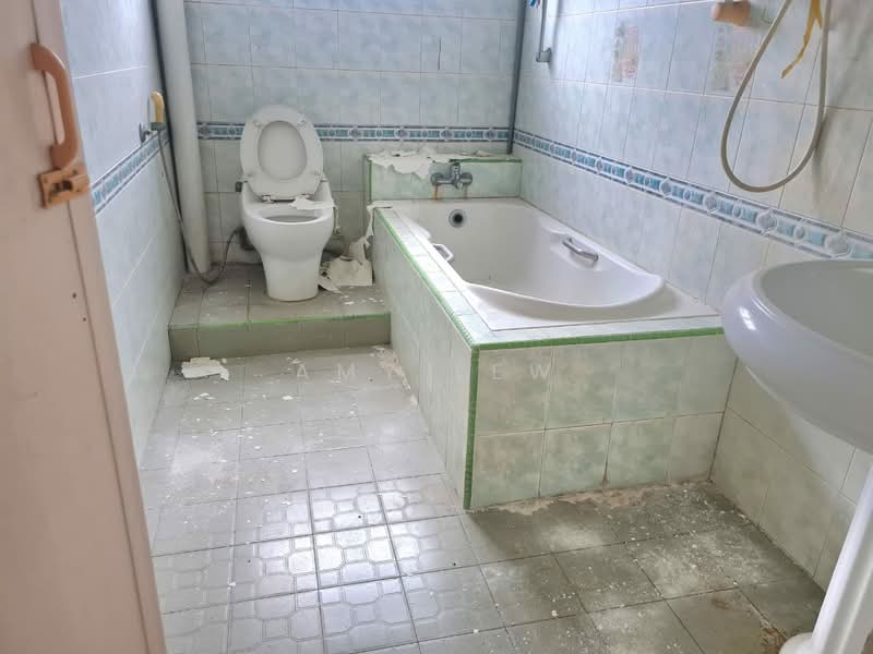 Bungalow for Sale in Taman Ksm Heights (Mentakab) - Amy Lew - Bathroom - PropertyGuru.com.my
