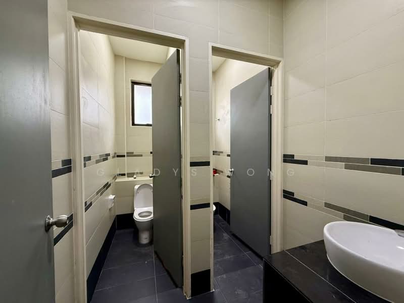 Cluster Factory for Rent in Eco Business Park 1 (Johor Bahru) - Gladys Wong - Bathroom - PropertyGuru.com.my