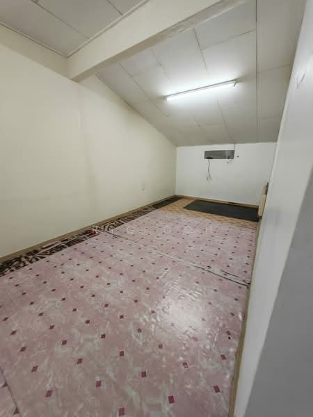 Rumah Teres 1.5 Tingkat untuk Dijual di Taman Desa Makmur (Lunas) - Ric Goh - Interior - PropertyGuru.com.my