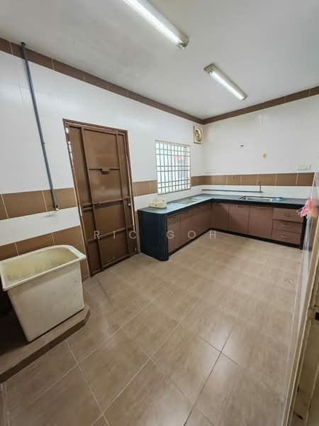 Rumah Teres 1.5 Tingkat untuk Dijual di Taman Desa Makmur (Lunas) - Ric Goh - Kitchen - PropertyGuru.com.my