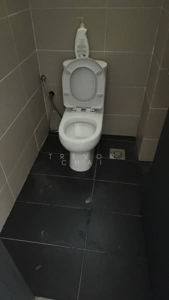 Shop for Rent in Shah Alam (Selangor) - Trevor Chai - Bathroom - PropertyGuru.com.my