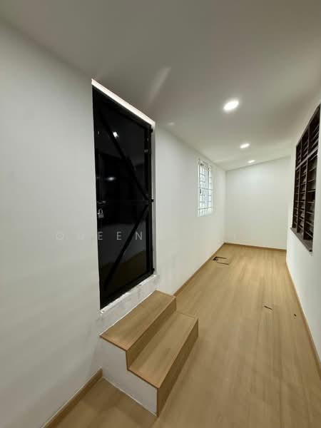 Rumah Teres 1 Tingkat untuk Dijual di Taman Puteri Wangsa (Ulu Tiram) - Queena Thye - Entrance - PropertyGuru.com.my