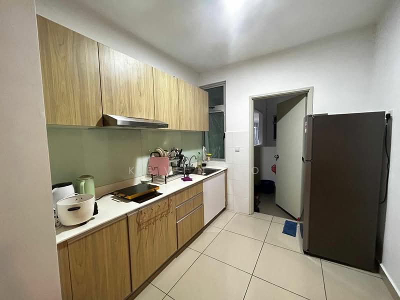 Service Residence for Sale at Meridin Bayvue Serviced Apartment - Kevin Ho - Kitchen - PropertyGuru.com.my