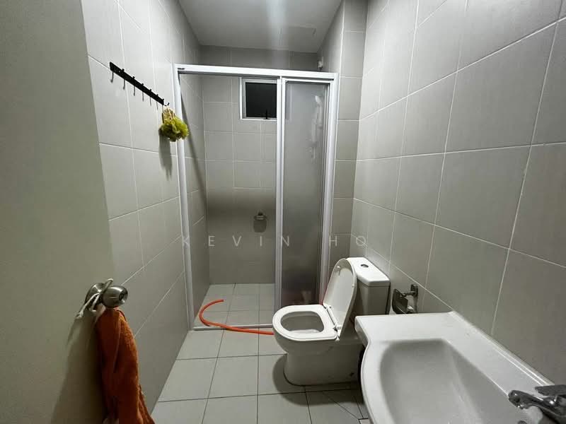 Service Residence for Sale at Meridin Bayvue Serviced Apartment - Kevin Ho - Bathroom - PropertyGuru.com.my
