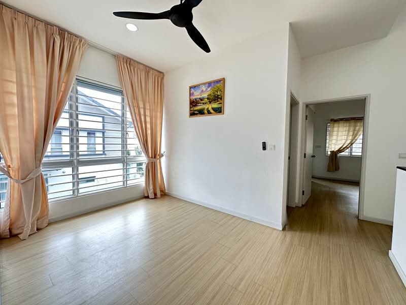 2-storey Terraced House for Sale in Bandar Gamuda Gardens (Rawang) - Alice Low - Living Room - PropertyGuru.com.my