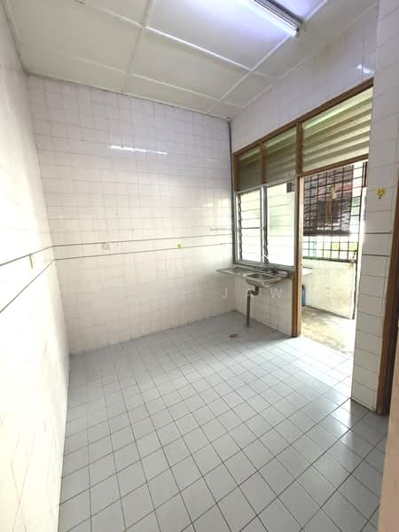 Rumah Teres 1 Tingkat untuk Dijual di Taman Molek (Johor Bahru) - Kino Jaw - Kitchen - PropertyGuru.com.my