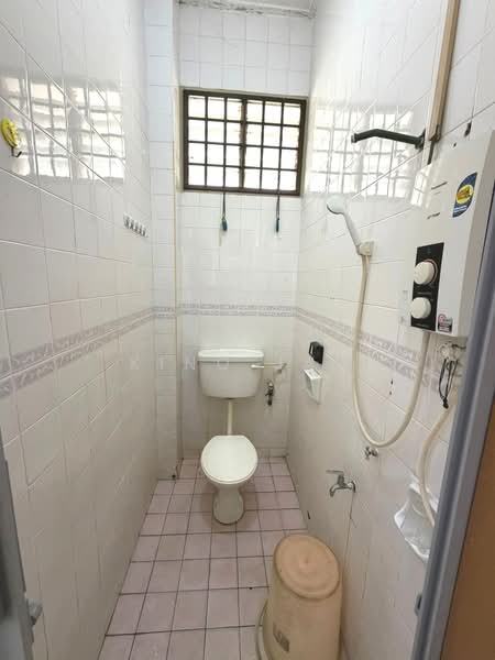 Rumah Teres 1 Tingkat untuk Dijual di Taman Molek (Johor Bahru) - Kino Jaw - Bathroom - PropertyGuru.com.my