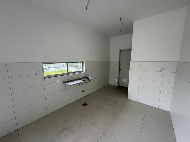 2-storey Terraced House for Sale in Rawang (Selangor) - Alice Low - Kitchen - PropertyGuru.com.my