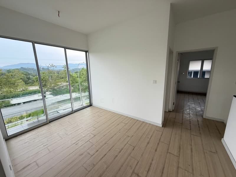 2-storey Terraced House for Sale in Rawang (Selangor) - Alice Low - Living Room - PropertyGuru.com.my