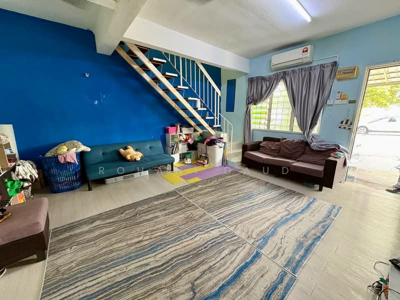 2-storey Terraced House for Sale in Semenyih (Selangor) - Rohani Daud - Living Room - PropertyGuru.com.my