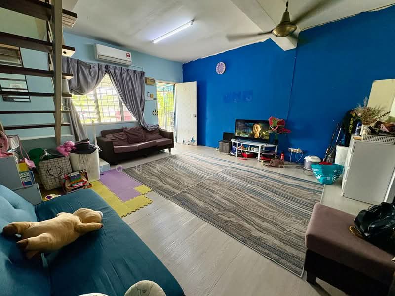2-storey Terraced House for Sale in Semenyih (Selangor) - Rohani Daud - Living Room - PropertyGuru.com.my