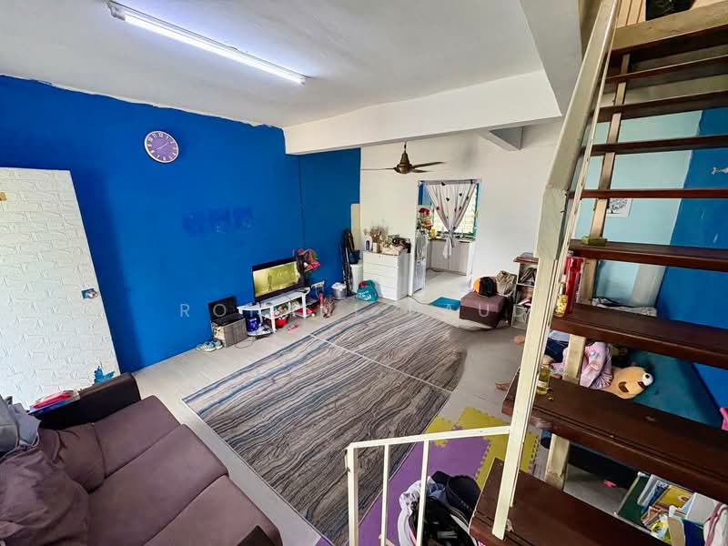 2-storey Terraced House for Sale in Semenyih (Selangor) - Rohani Daud - Living Room - PropertyGuru.com.my