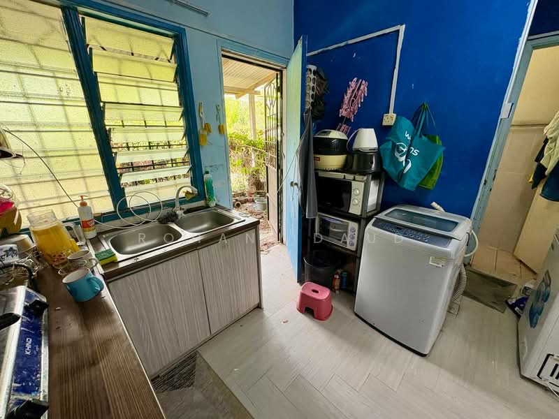 2-storey Terraced House for Sale in Semenyih (Selangor) - Rohani Daud - Kitchen - PropertyGuru.com.my