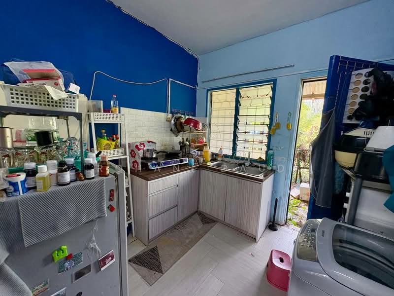 2-storey Terraced House for Sale in Semenyih (Selangor) - Rohani Daud - Kitchen - PropertyGuru.com.my