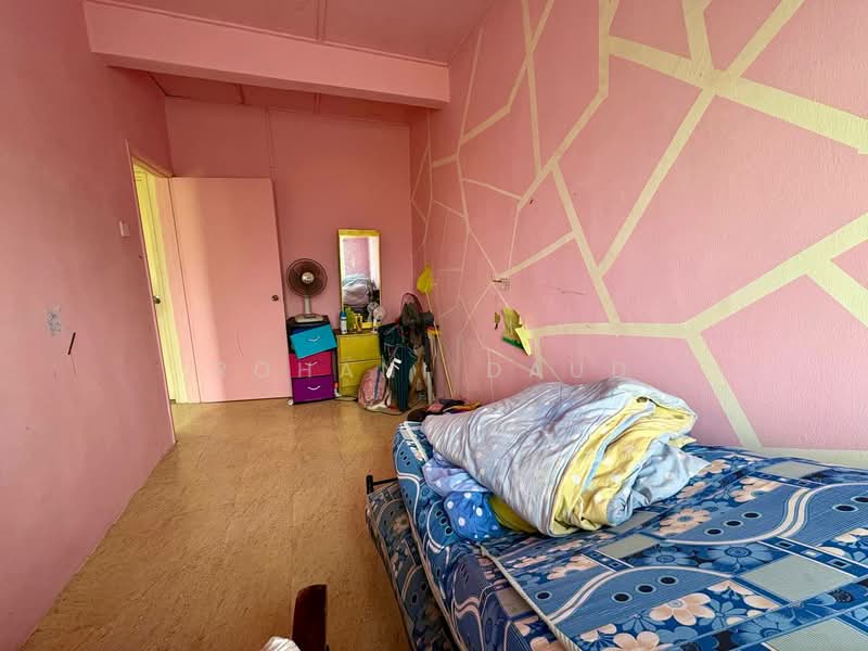 2-storey Terraced House for Sale in Semenyih (Selangor) - Rohani Daud - Bedroom - PropertyGuru.com.my
