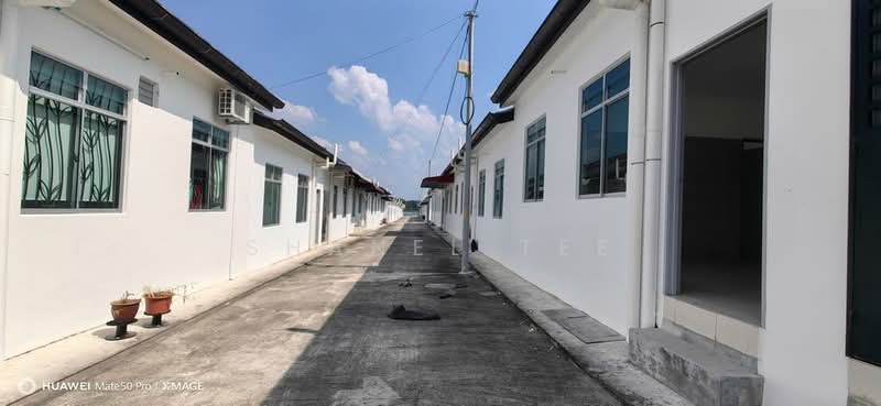 Rumah Teres 1 Tingkat untuk Dijual di Taman Tasik Indah (Kluang) - Shanel Tee - Exterior - PropertyGuru.com.my
