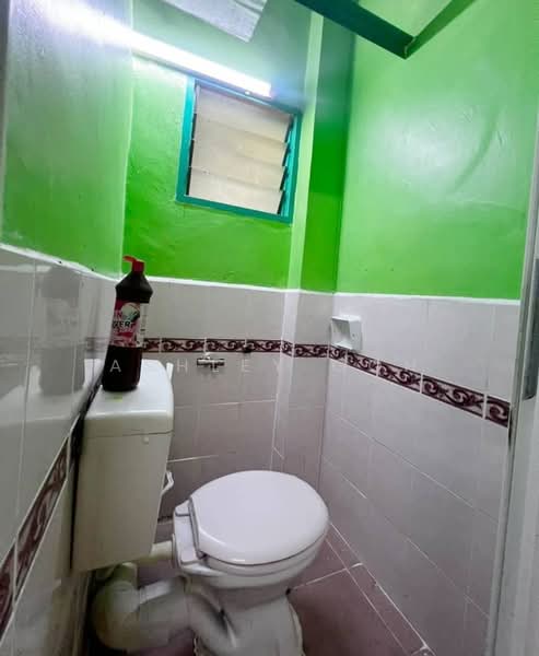 Flat for Sale at Flat Taman Pelangi Indah - Ashley Goh - Bathroom - PropertyGuru.com.my