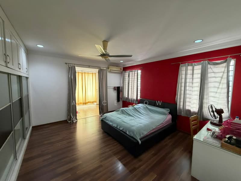 Bungalow for Sale in Bandar Country Homes (Rawang) - Alice Low - Bedroom - PropertyGuru.com.my