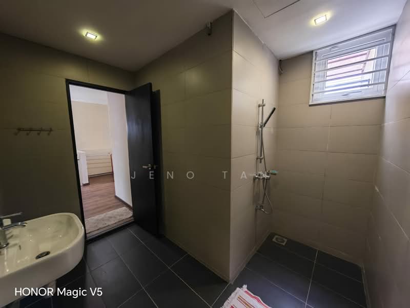 2-storey Terraced House for Rent in Kuching (Sarawak) - Jeno Tan - Bathroom - PropertyGuru.com.my