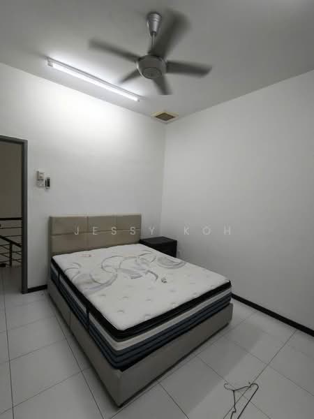 2-storey Terraced House for Rent in Taman Impian Emas (Skudai) - Jessy Koh - Bedroom - PropertyGuru.com.my