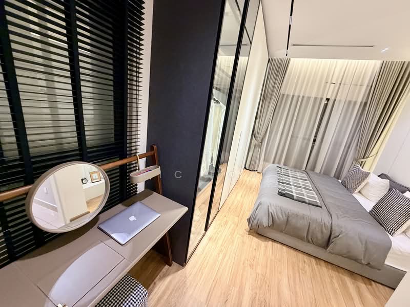 Service Residence for Sale at THE ATERA - Ric Foo - Bedroom with Dressing Table Area - PropertyGuru.com.my