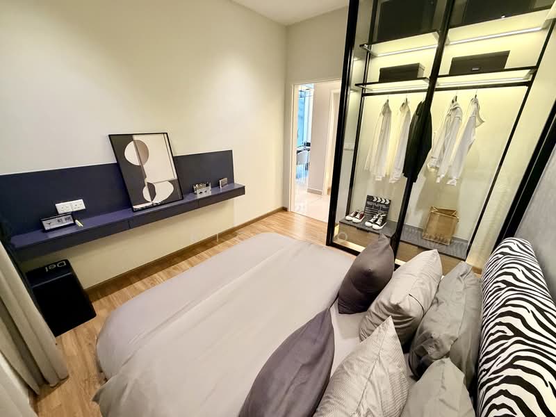 Service Residence for Sale at THE ATERA - Ric Foo - Bedroom with Built-In Wardrobe & Feature - PropertyGuru.com.my
